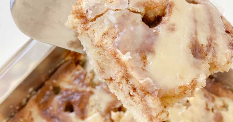 Big Mama’s Cinnamon Roll Cake