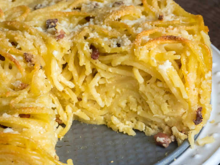 Carbonara-Spaghetti-Pie-Horizontal-11-728x546