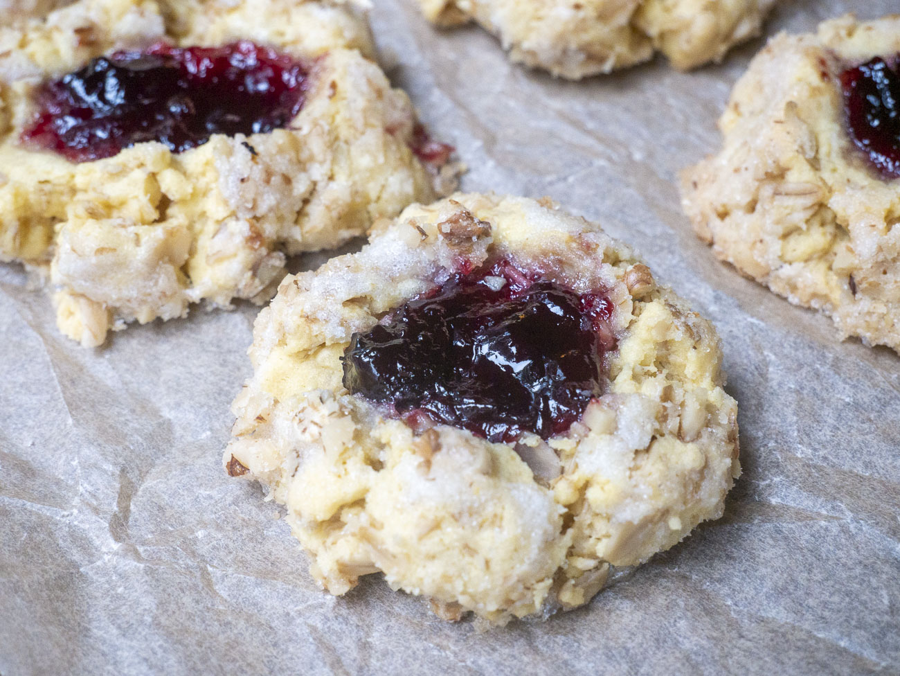 Writing on cookies with your phone – Very Cherry Cakes