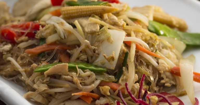 Glass Noodle Chicken (Pad Woon Sen)