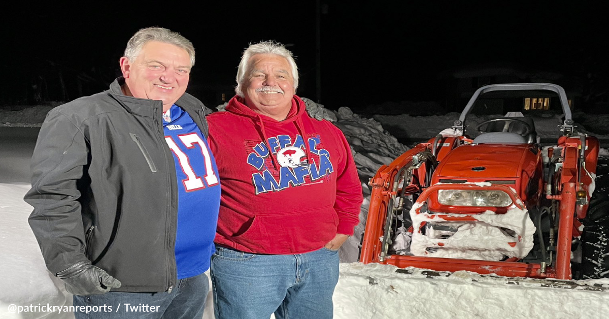 Members of Buffalo Bills had to dig their cars out of snow after