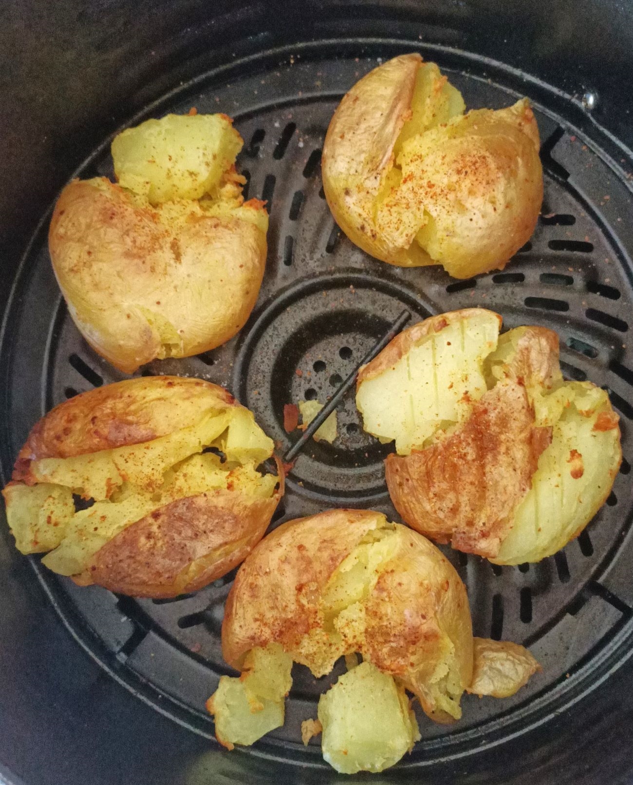 Air Fryer Smashed Potatoes Vertical 3