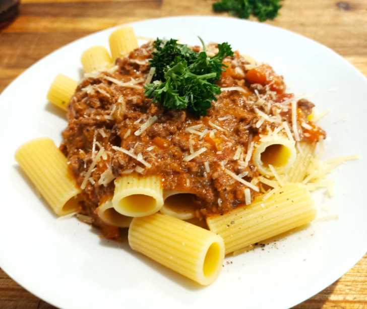 Slow Cooker Ground Beef and Pork Ragu 12 Tomatoes