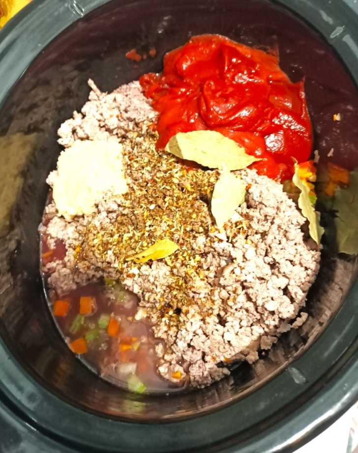 Slow Cooker Ground Beef and Pork Ragu 12 Tomatoes