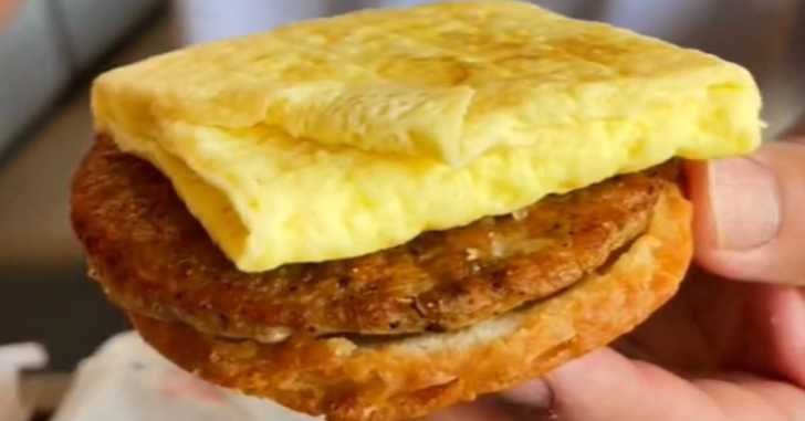 man-shares-money-saving-hack-for-ordering-breakfast-at-mcdonald-s-12