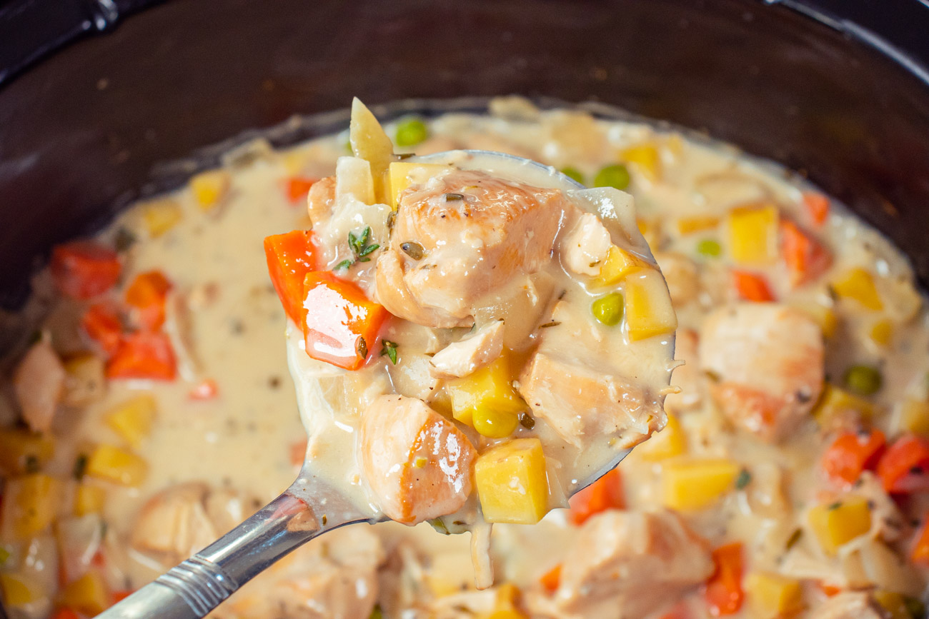 https://cdn.greatlifepublishing.net/wp-content/uploads/sites/2/2023/01/04152445/Slow-Cooker-White-Wine-Chicken-Stew-Horizontal-11.jpg