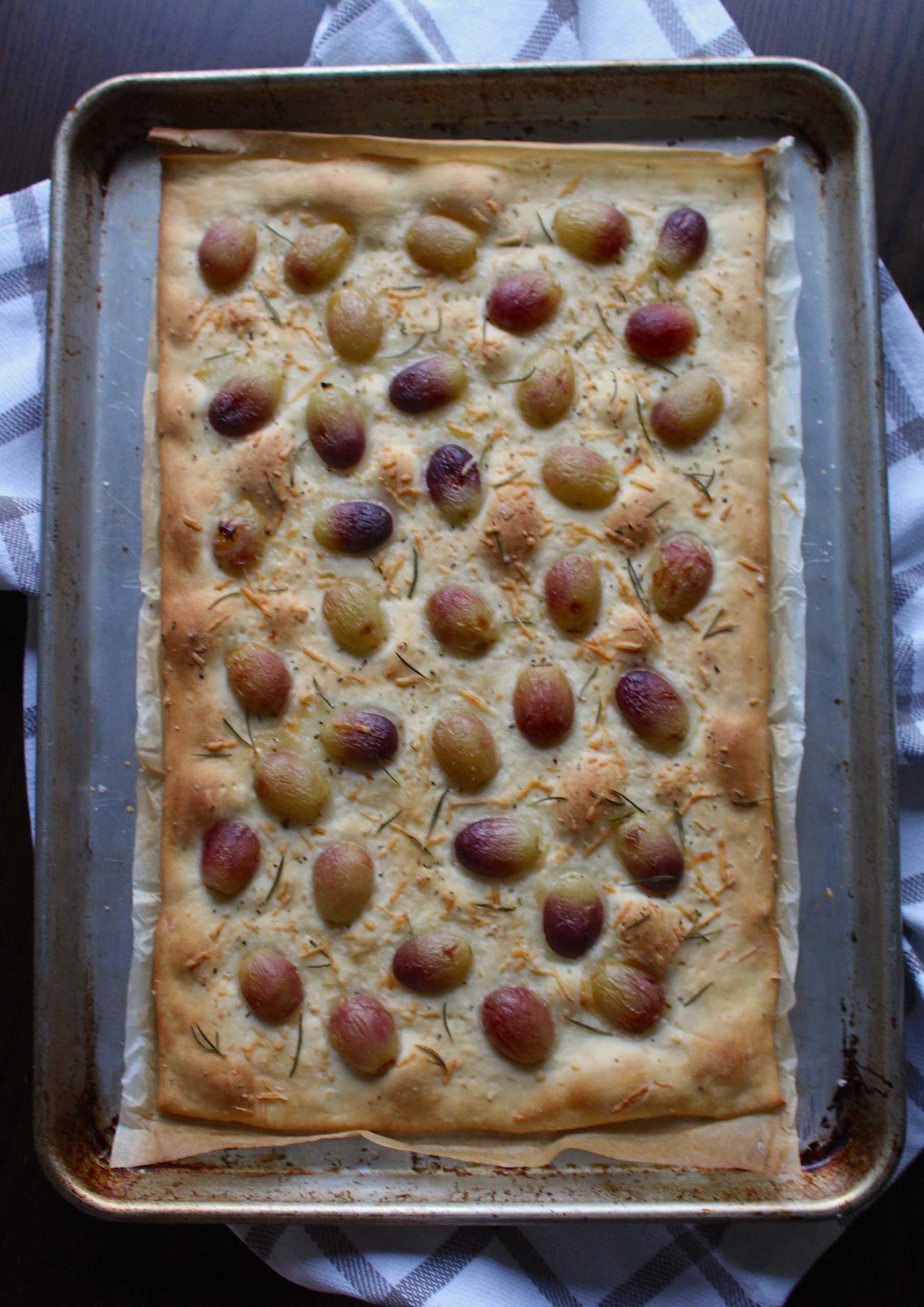 grape flatbread 6-min