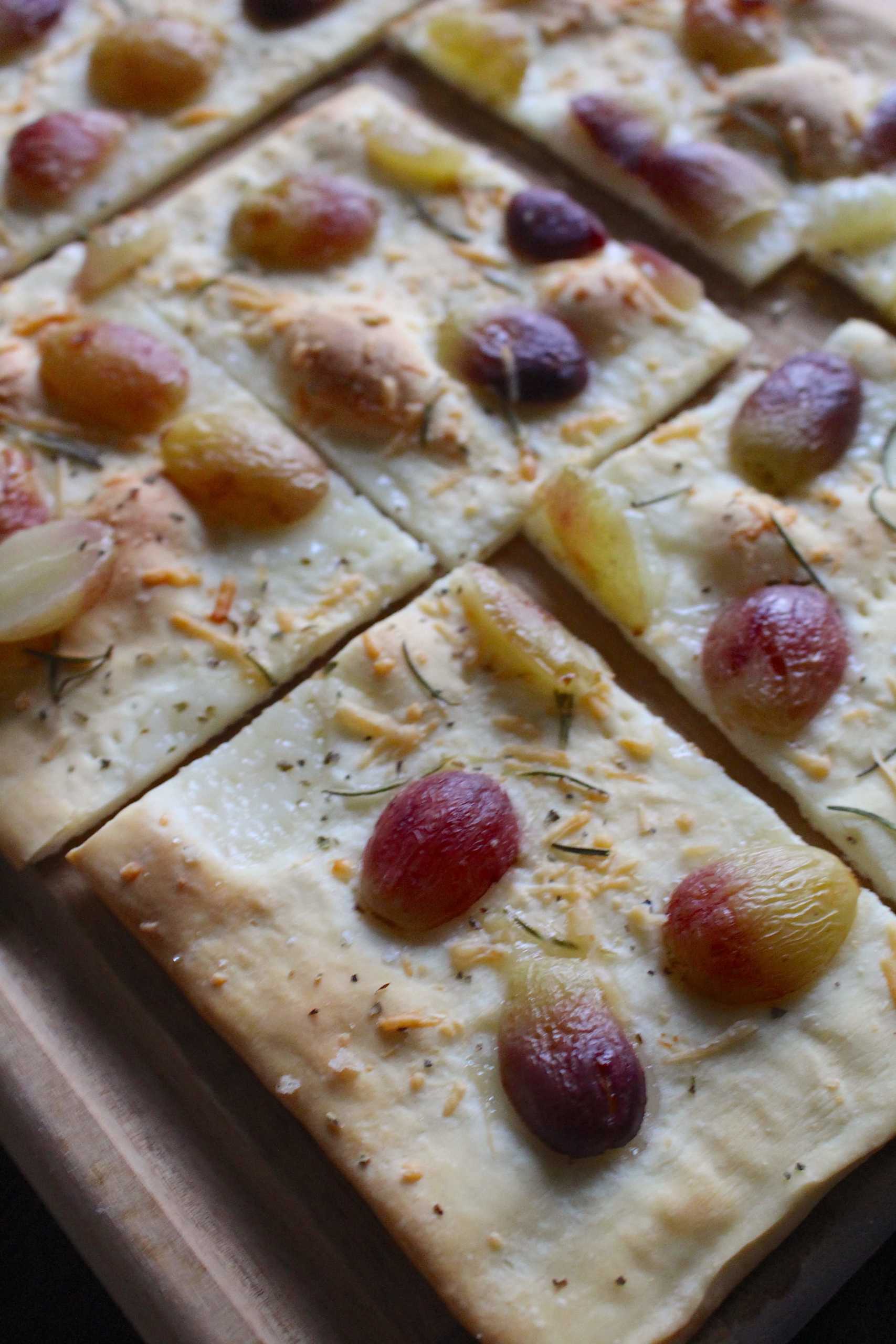 grape flatbread 10-min