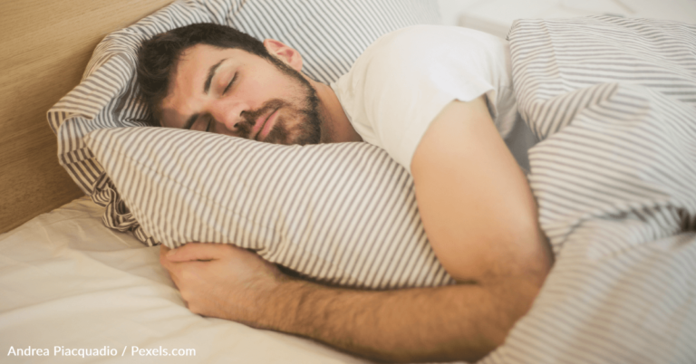 Study Shows That About Half Of Single Men Don’t Clean Their Bedsheets