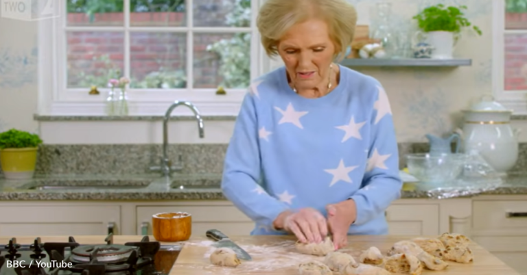 How To Make Hot Cross Buns For Easter