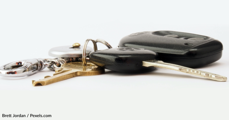 Why You Shouldn’t Attach Other Keys To Your Vehicle’s Ignition Key