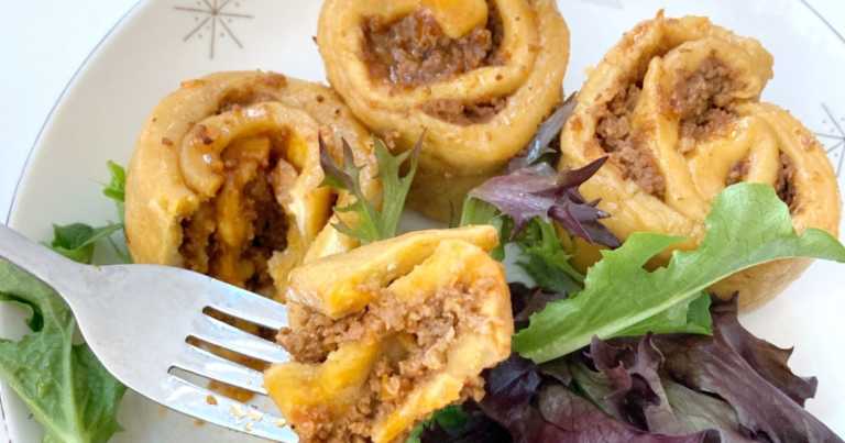 Fleischnacka (French Beef Rolls)