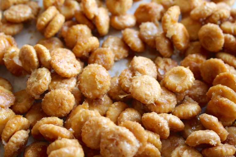 Salted Caramel Cracker Bites