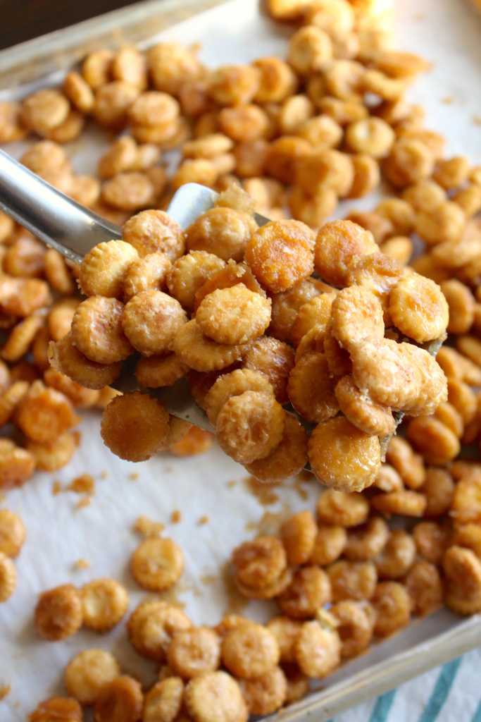 Salted Caramel Cracker Bites 12 Tomatoes