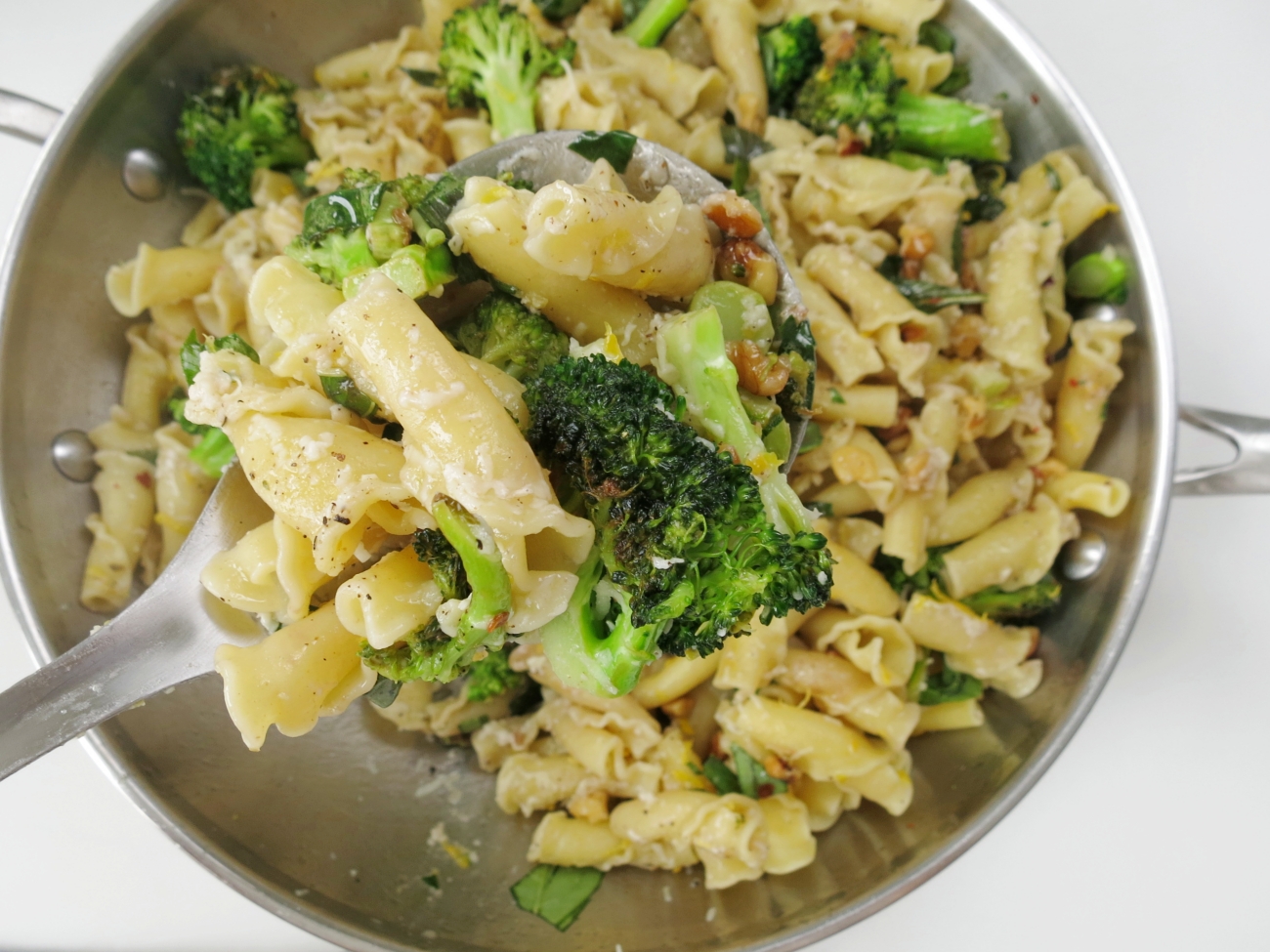 Broccoli Walnut Pasta | 12 Tomatoes