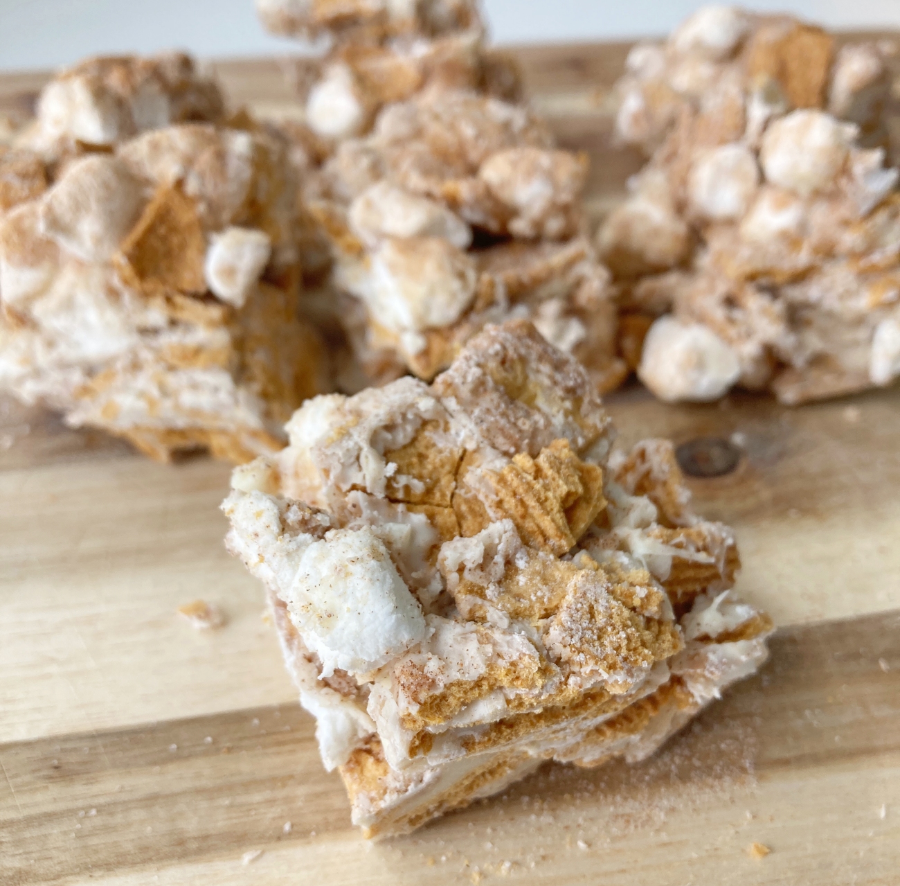 No-Bake Cinnamon Churro Bars
