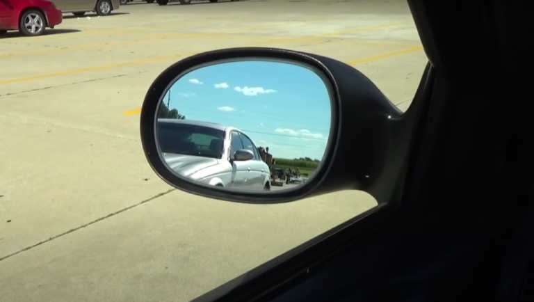 Adjust Your Car’s Sideview Mirrors This Way To Reduce Blindspots