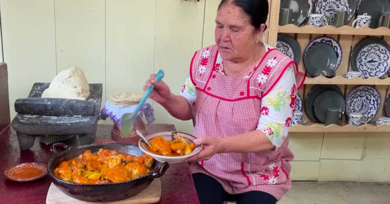 This Traditional Mexican Chicken Stew Is Simpler And Tastier Than You Think