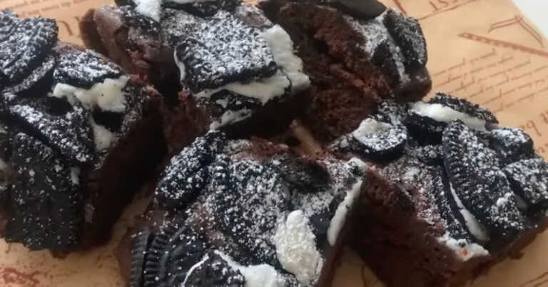 Fudgy Oreo Brownies Are At Your Fingertips With This Microwave Recipe