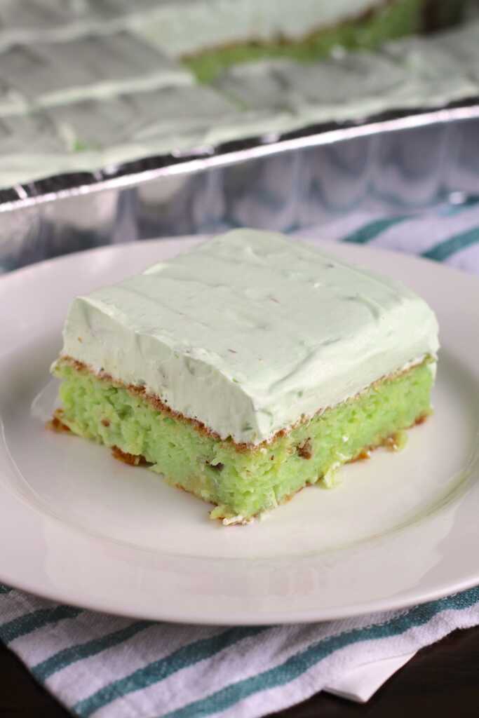 Pistachio Pineapple Cake 12 Tomatoes