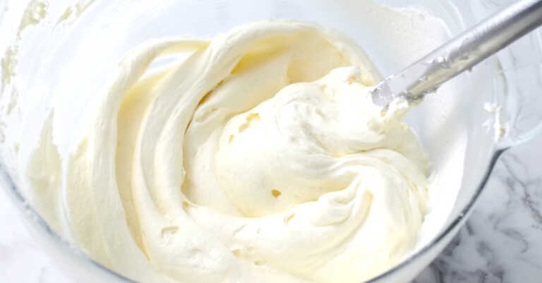 Getting Smooth, Air-Free Frosting Is Easy With Your Microwave