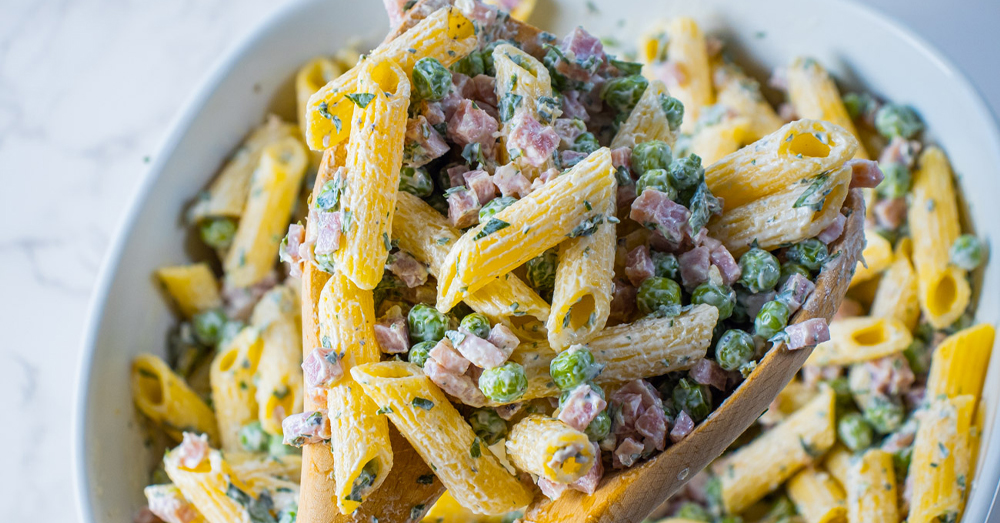 Pasta with Ham and Peas- A Dish of Daily Life