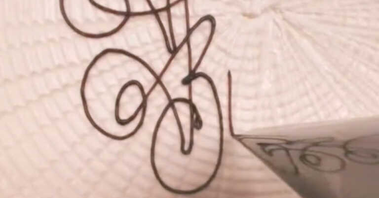 Keep Your Script Up To Write The Most Elegant Happy Birthday Cake Message