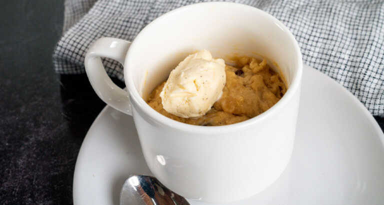 1-Minute Chocolate Chip Mug Cookie