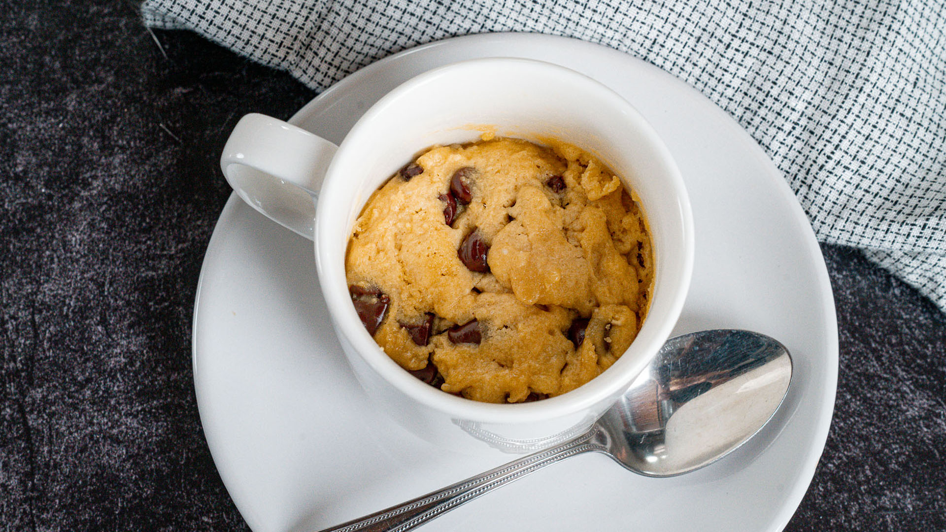 1-Minute Chocolate Chip Cookie In a Mug – The Comfort of Cooking