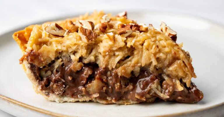 4 German Chocolate Desserts That Satisfy All Of Your Coconut-Chocolate Cravings