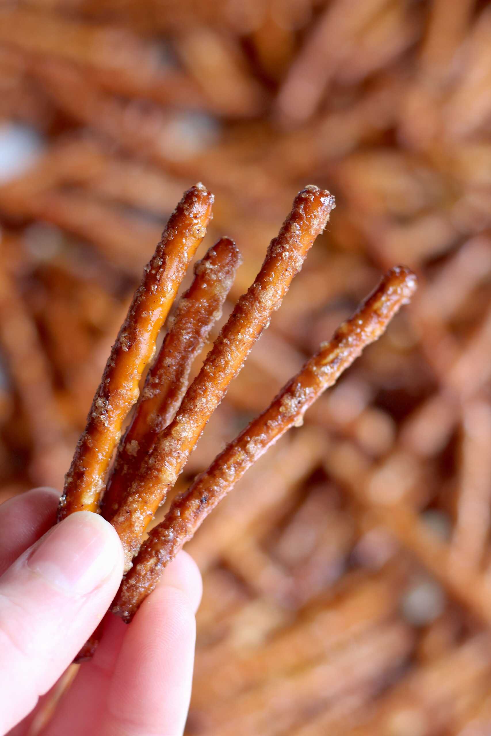 Cinnamon sugar pretzel sticks 5-min