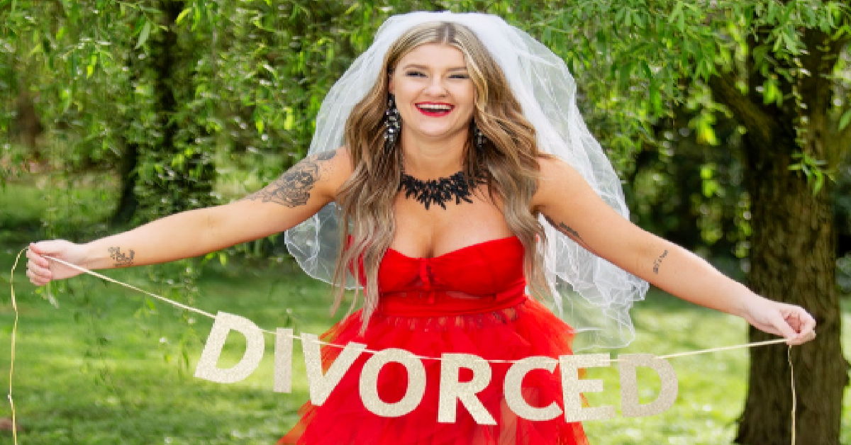 divorce party wedding dress NC woman roasts wedding dress in savage divorce photoshoot