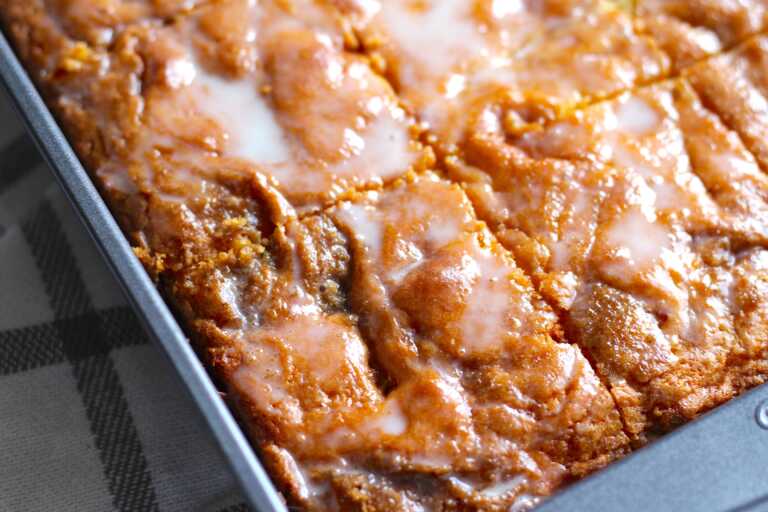 Honey Bun Cake