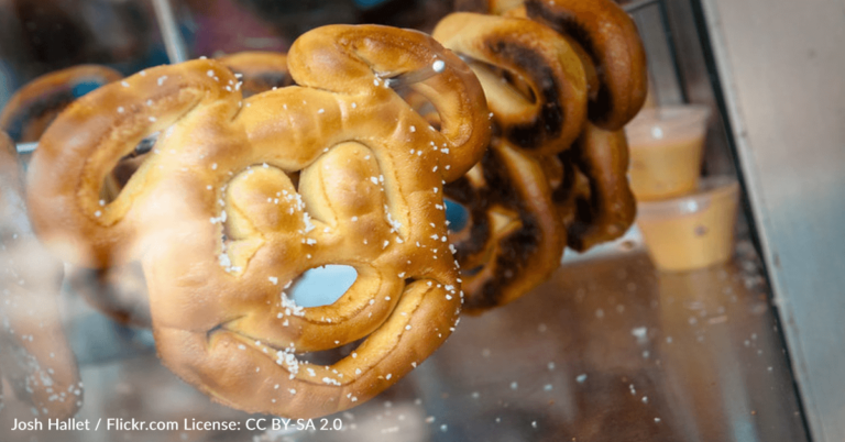 Here’s What People Are “Eating With No Budget” At Disneyland