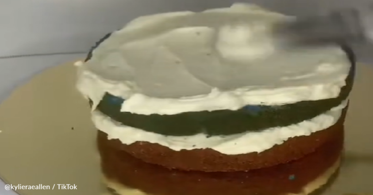 Baker Blasted For Rainbow Birthday Cake Gone Wrong