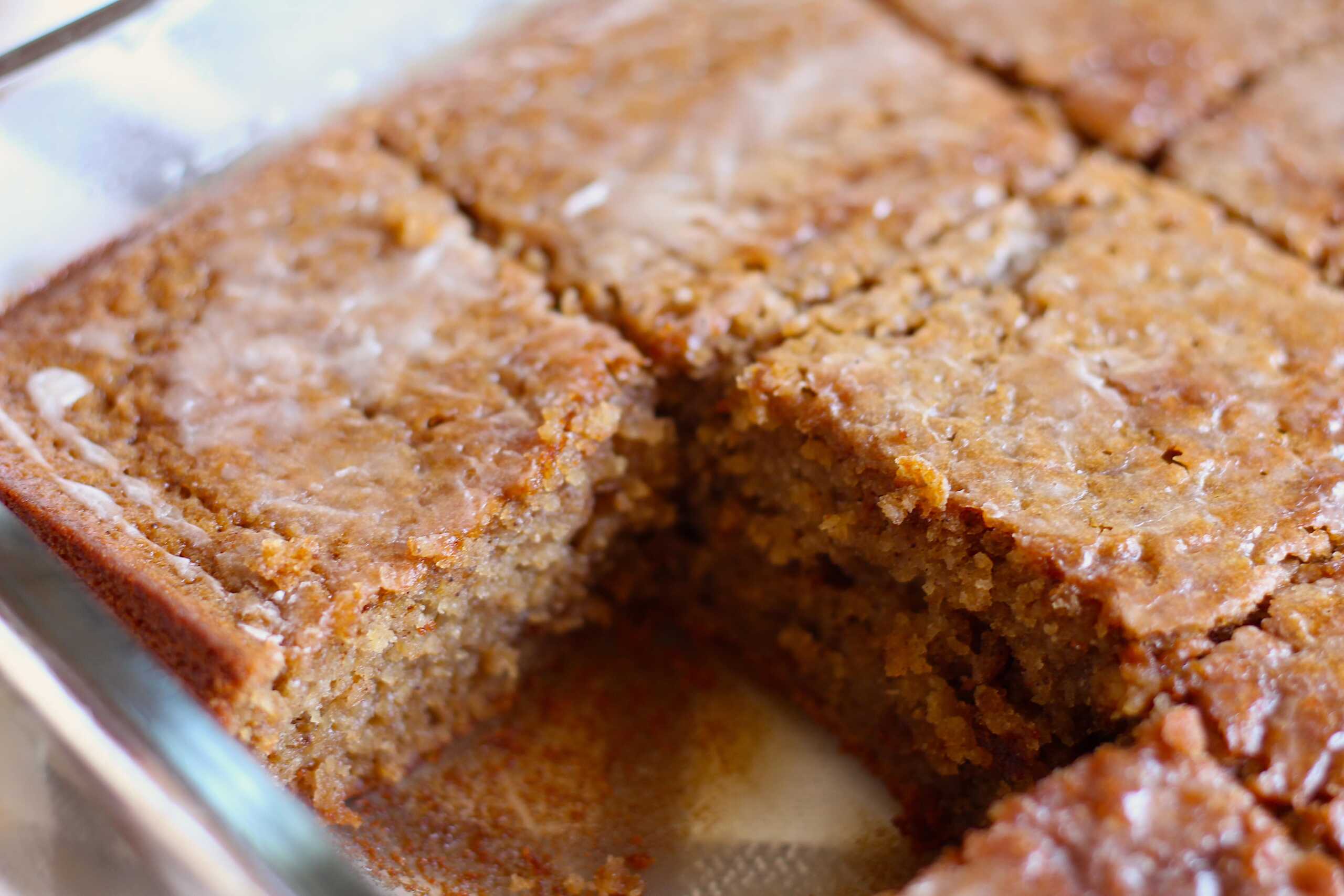 Easy Applesauce Cake