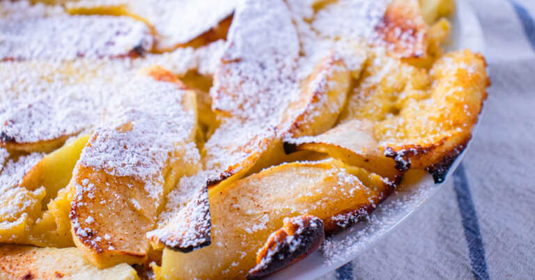 German Baked Apple Pancake