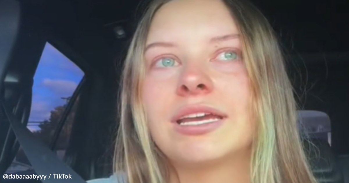 Trader Joe’s Cashier Notices Emotional Customer And Goes Out Of His Way