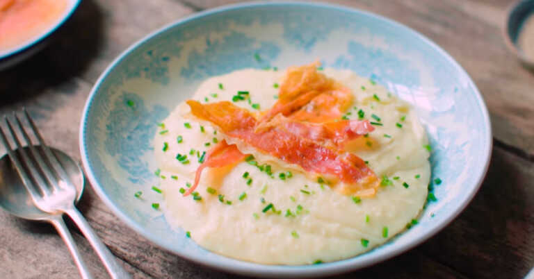 Pommes Aligot — The Mashed Potatoes With Some Serious Cheese Pull