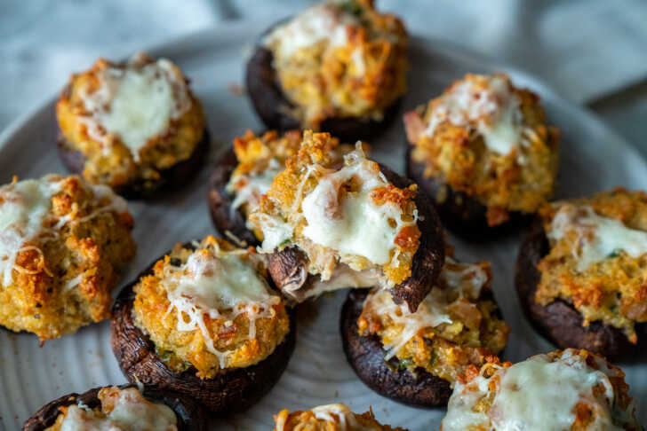 Copycat Olive Garden Stuffed Mushrooms | 12 Tomatoes