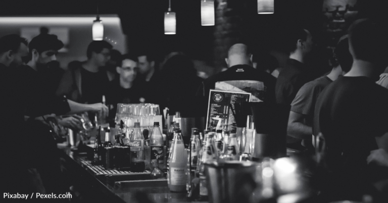 Woman Opens Sports Bar That Plays Exclusively Women’s Sports On TV