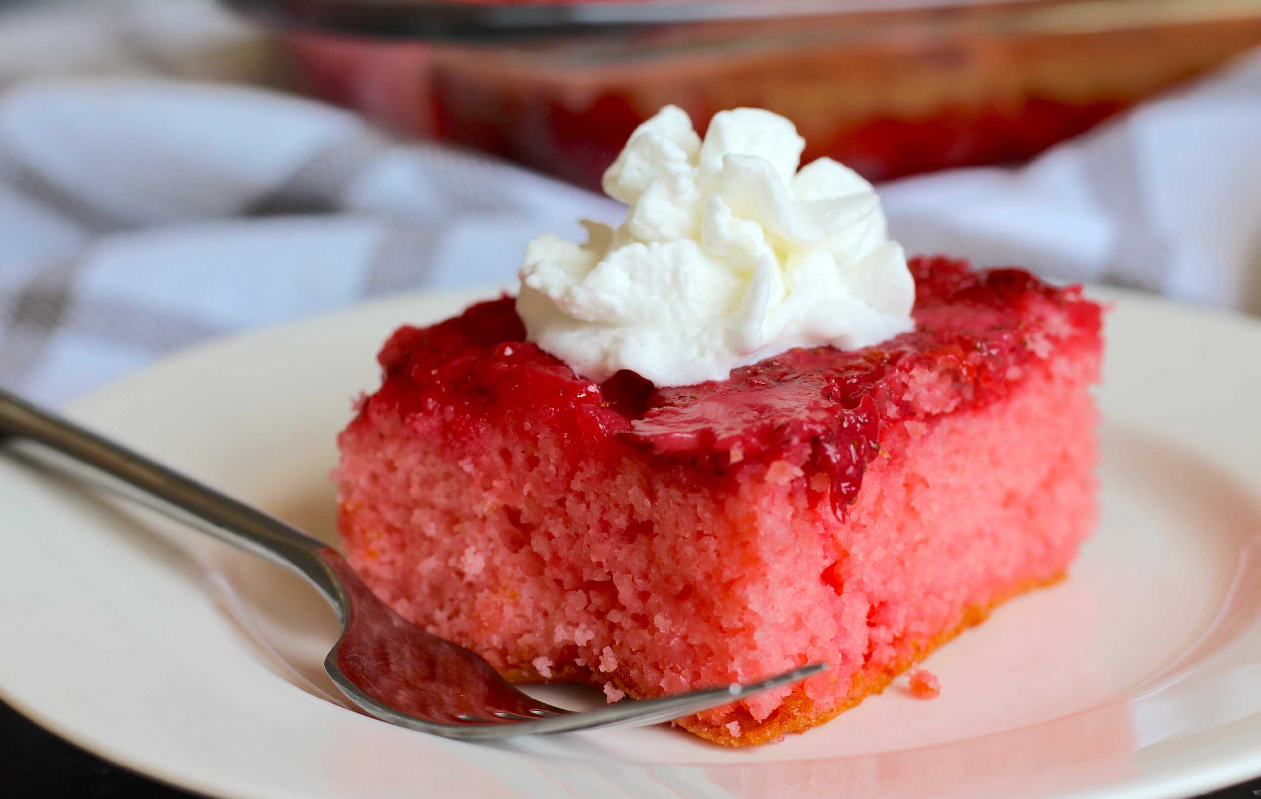Strawberry Upside Down Cake 10-min