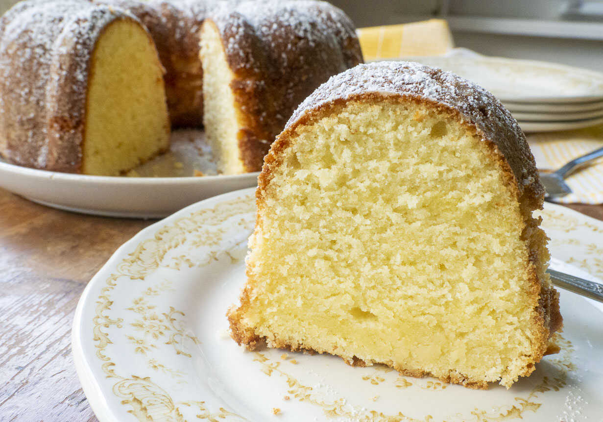 Ritz Carlton’s Famous 1920s Lemon Pound Cake 12 Tomatoes