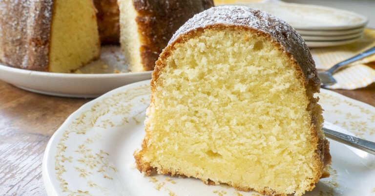 Ritz Carlton’s Famous 1920s Lemon Pound Cake