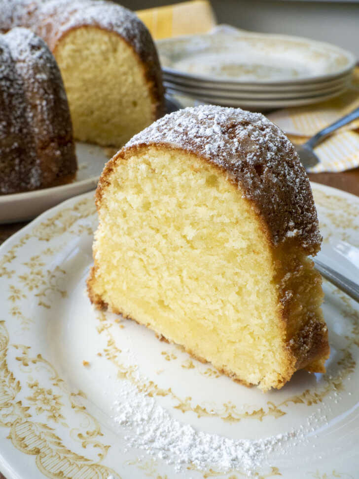 Ritz Carlton’s Famous 1920s Lemon Pound Cake 12 Tomatoes