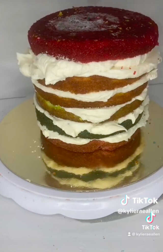 Cakegate — An Expensive Cake Fail Has The Up In Arms 12 Tomatoes