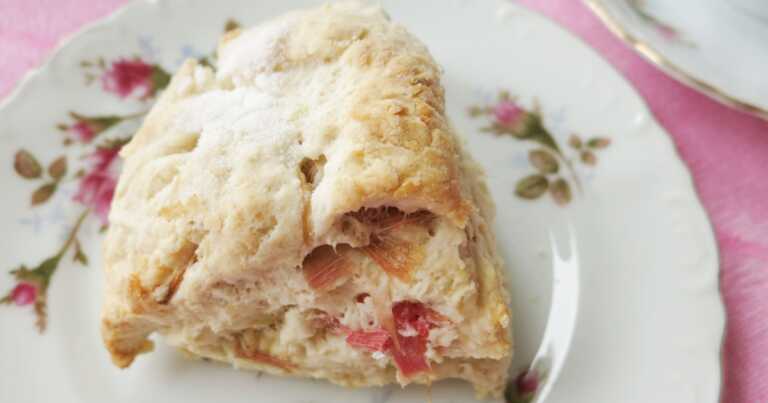 Rhubarb Scones