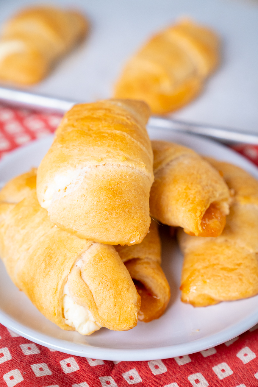 https://cdn.greatlifepublishing.net/wp-content/uploads/sites/2/2023/06/01110051/Cream-Cheese-Pepper-Jelly-Crescent-Rolls-Vertical-6.jpg