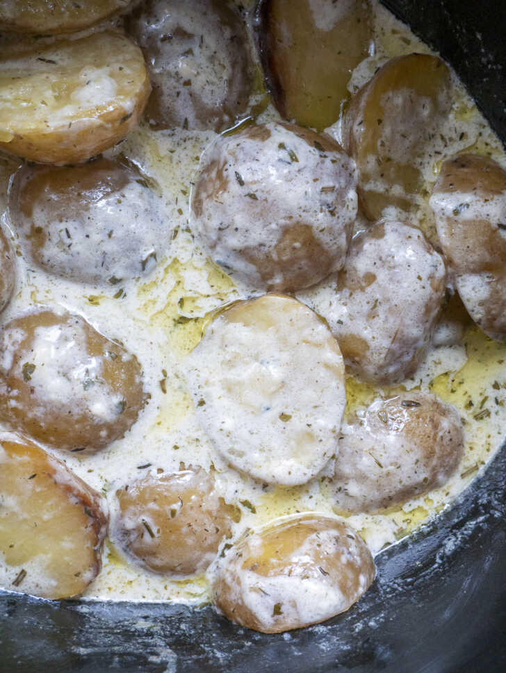 Creamy Slow Cooker Herb Potatoes 12 Tomatoes