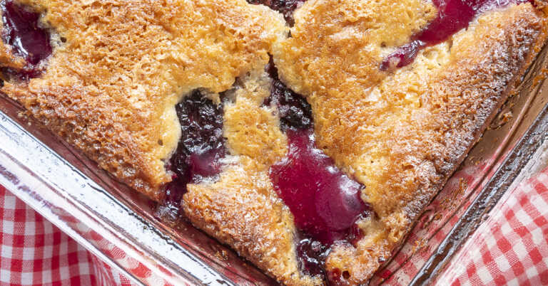 Classic Blackberry Cobbler